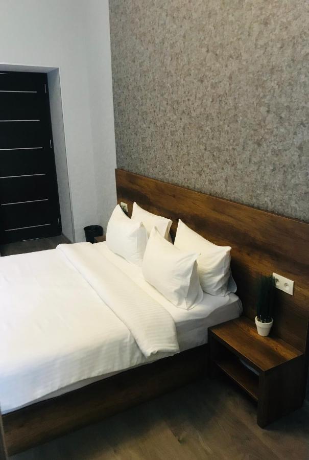 2Nd Floor Hotel Тбилиси Экстерьер фото