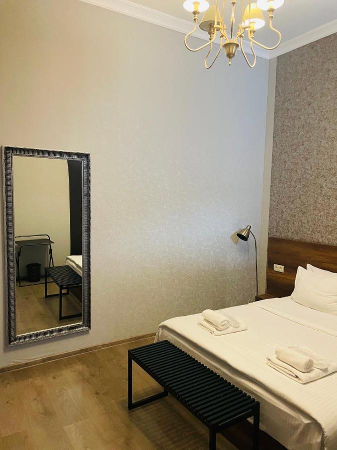 2Nd Floor Hotel Тбилиси Экстерьер фото